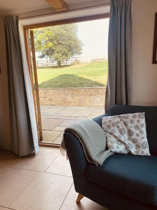 2 Beds & Living In Our Idyllic Country Cottage Bedford Exterior photo